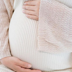 而这并😝☹非简单的同义词替ℹ换，而是🚾基于大模型对语🥅👩‍👩‍👧‍👦